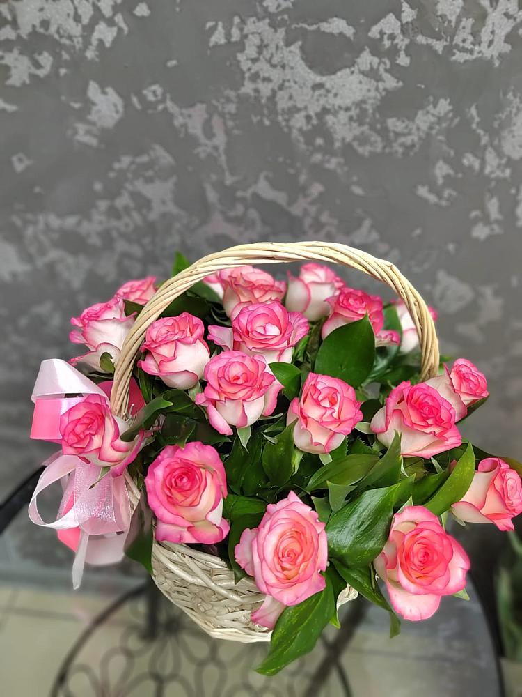 Цветочная композиция из Розы в корзине в Бакале