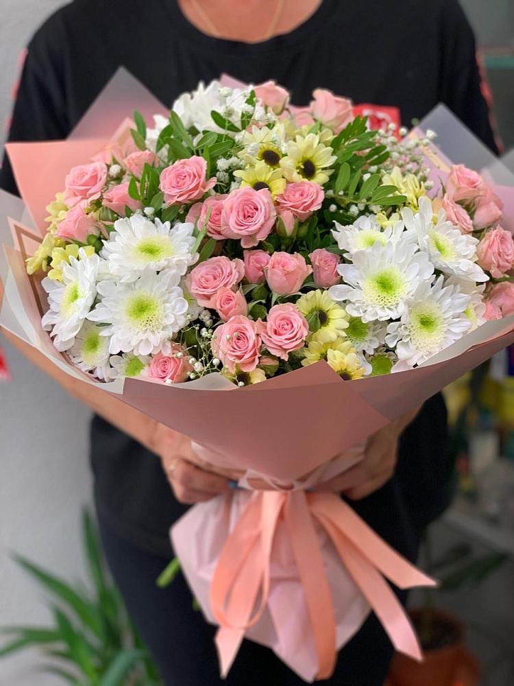 Букет цветов из: Розы и Хризантемы в Бакале