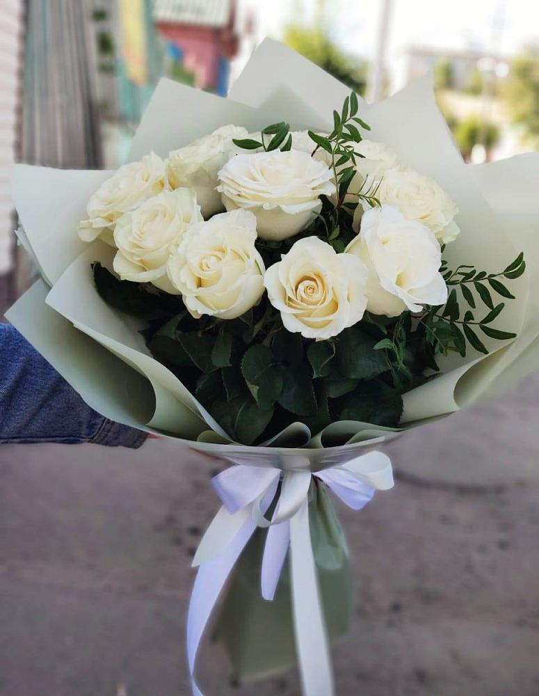 Букет Белые розы Проуд в Бакале