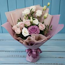 Букет цветов из:  Розы и Лизиантусы в Бакале