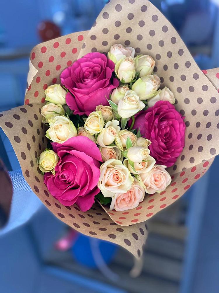 Букет цветов из: Розы в Бакале