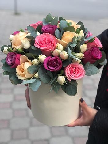 Цветочная композиция из Розы в шляпной коробке в Бакале