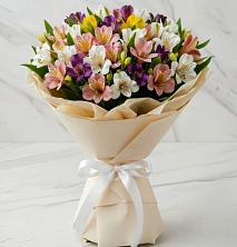 Букет цветов из:  Альстромерии в Бакале