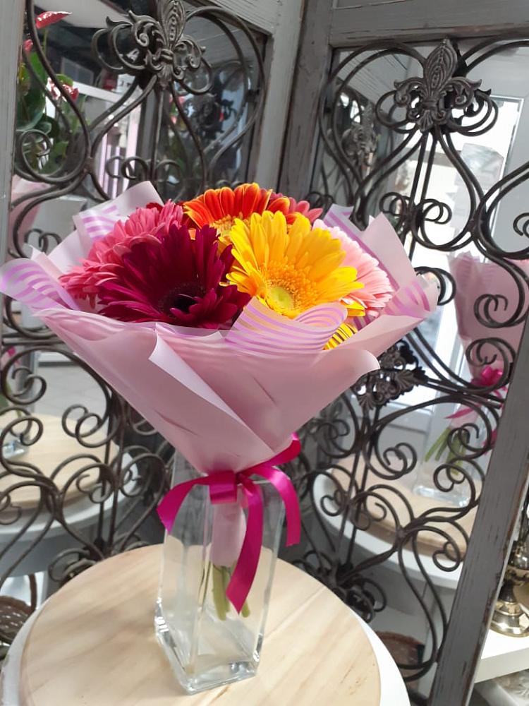 Букет цветов из: Герберы в Бакале