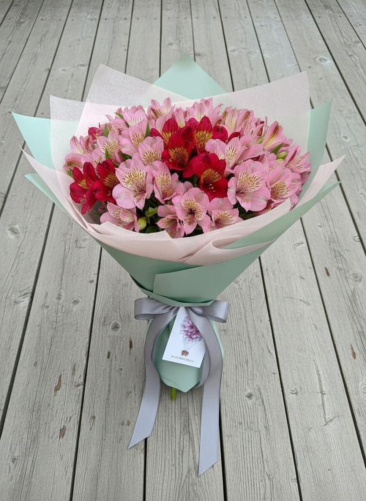 Букет цветов из: Альстромерии в Бакале
