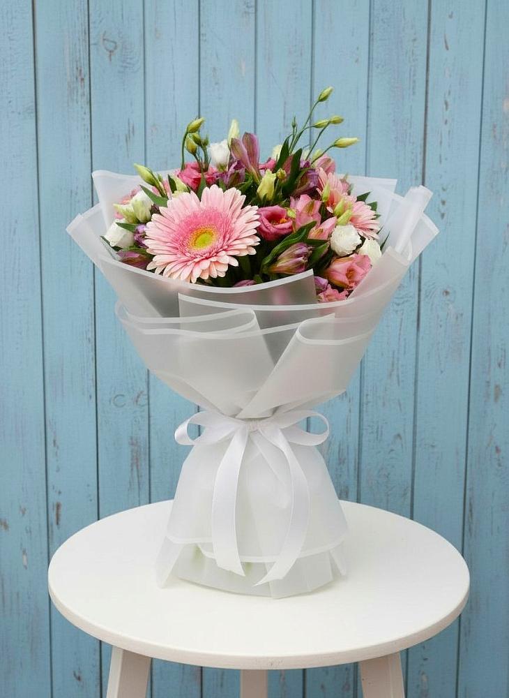 Букет цветов из: Герберы, Альстромерии и Лизиантусы в Бакале