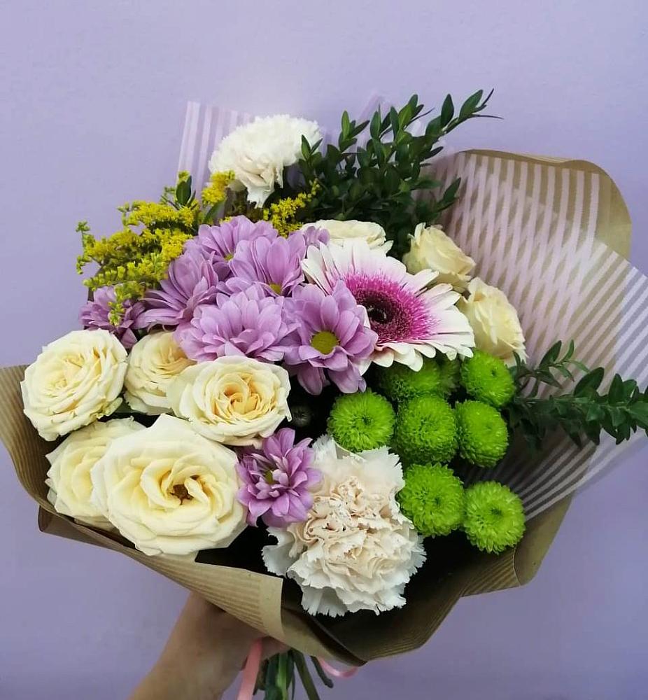 Букет цветов из: Хризантемы, Розы, Гвоздики и Герберы в Бакале