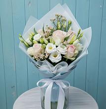 Букет цветов из:  Розы и Лизиантусы в Бакале