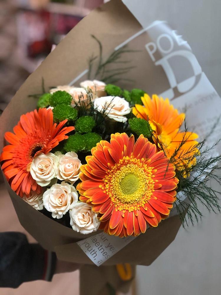 Букет цветов из: Герберы, Хризантемы и Розы в Бакале