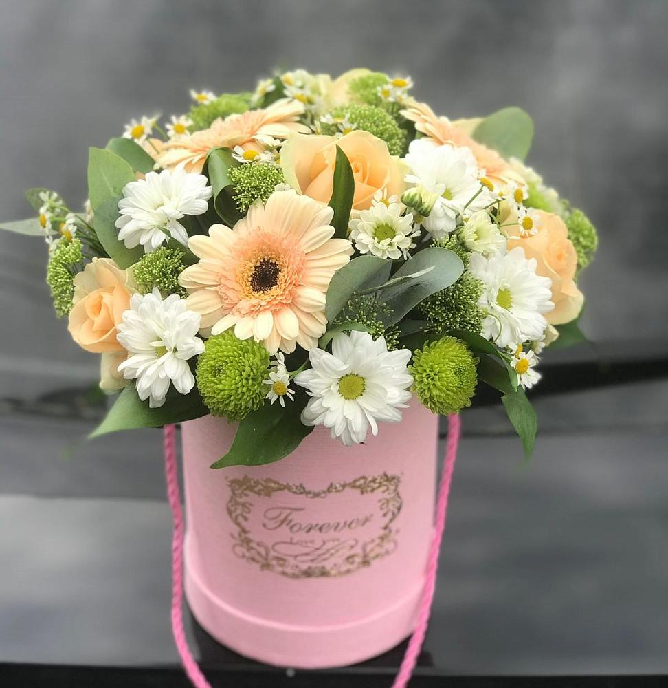 Цветочная композиция из Розы, Герберы и Хризантемы в шляпной коробке в Бакале